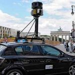Confronté au respect de la vie privée, les images proposées par Street View sur Google Map suscitent la controverse depuis le lancement du projet.