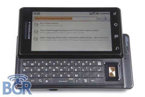 Le Droid est le premier téléphone de Motorola tournant sous Android 2.0 /BoyGeniusReport.com