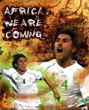 Face à l’Égypte d’Amr Zaki (à gauche), Anthar Yahia est devenu le héros de tout un peuple en qualifiant son pays pour la phase finale de la coupe du monde 2010 en Afrique du sud. Photo AFP