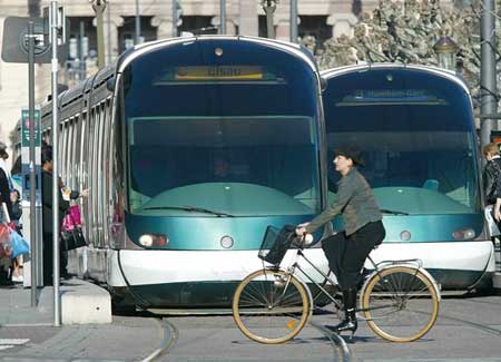 Transports en commun en France Les Français empruntent de plus en plus les transports publics, qui ont encore une marge de progression.