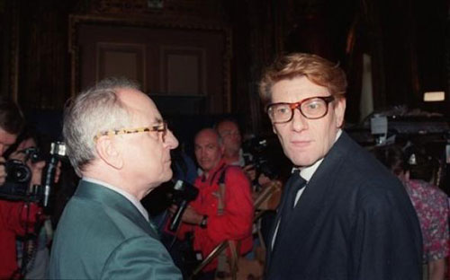 Yves Saint-Laurent (D) et Pierre Bergé, le 29 juillet 1992 à Paris/Pierre Verdy AFP/Archives