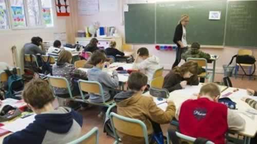 Enseignement : moins de profs